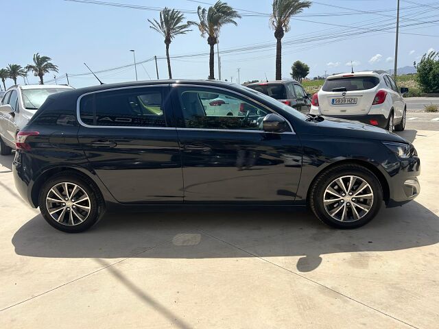 PEUGEOT 308 ALLURE 1.2 E-THP AUTO SPANISH LHD IN SPAIN 40000 MILES SUPERB 2017